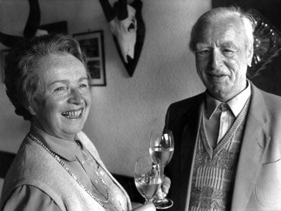 Nobel Prize For Physics 1986 German physicist ERNST RUSKA (December 25, 1906 - May 27, 1988) won the Nobel Prize in Physics in 1986 for his work in electron optics, including the design of the first electron microscope. PICTURED: Ruska and wife celebrate with a champagne toast at a hotel in Bad Bellington. Copyright: xKeystonexPressxAgencyx