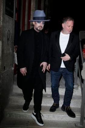 Boy George - Les célébrités quittent le défilé de mode Haute-Couture printemps-été 2020 Jean-Paul Gaultier au théâtre du Châtelet à Paris le 22 janvier 2020. Christophe Clovis-Veeren Ramsamy Bestimage Celebrities are leaving the spring-summer 2020 Haute-Couture fashion show Jean-Paul Gaultier at the Châtelet theater in Paris on January 22, 2020. Paris France *** Boy George Celebrities are leaving the spring summer 2020 Haute Couture fashion show Jean Paul Gaultier at the Châtelet theater in Paris on January 22, 2020 Christophe Clovis Veeren Ramsamy Bestimage Celebrities are leaving the spring summer 2020 Haute Couture fashion show Jean Paul Gaultier at the Châtelet theater in Paris on January 22, 2020 Paris France  Copyright: xVeerenx-ChristophexClovisx xBestimagexVeerenx-ChristophexClovisx xBestimagex