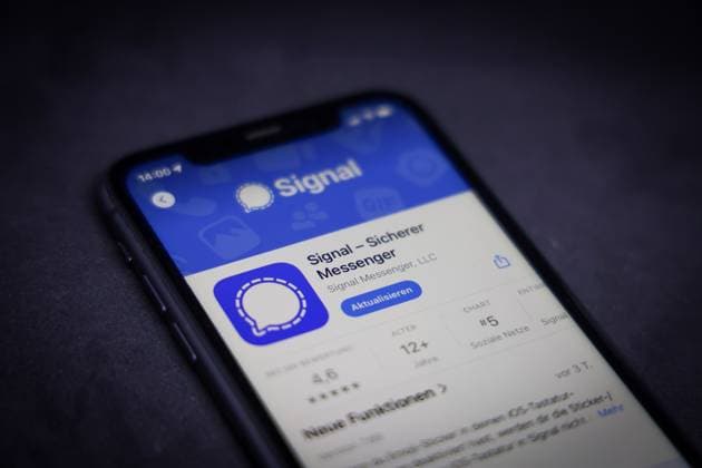 Apple App Store auf einem iPhone. Essenzielle Social-Apps. Signal, sicherer messenger. 28.07.2025 *** Apple App Store on an iPhone Essential social apps Signal, secure messenger 28 07 2025