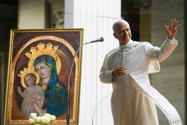 Bilder des Jahres 2025, News 07 Juli News Bilder des Tages ITALY - POPE LEO XIV GREETS FAITHFUL IN ST PETER S SQUARE AT THE END OF A WELCOME MASS FOR THE YOUTH JUBILEE AT THE VATICAN - 2025 7 29 Italy, Rome, Vatican, 2025 7 29.Pope Leo XIV greets faithful in St. Peter s Square at the end of a welcome mass for the Youth Jubilee at the Vatican EDITORIAL USE ONLY - NO BOOKS Copyright: xVATICANxMEDIAx