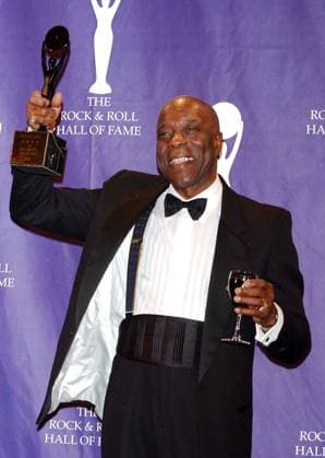 ROCK AND ROLL PRESS AR Aug. 4, 2001 - K42211AR.VH1 2005 ROCK AND ROLL HALL OF FAME CEREMONY (PRESS ROOM) AT THE WALDORF ASTORIA , NEW YORK CITY 03-14-2005. ANDREA RENAULT- BUDDY GUY Copyright: xAndreaxRenaultx