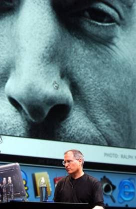 MACWORLD CONVENTION July 17, 2002 - K25602AR MACWORLD CONVENTION 2002.JACOB JAVITZ CENTER 07 17 02.STEVE JOBS. ANDREA RENAULT 2002. Copyright: xAndreaxRenaultx