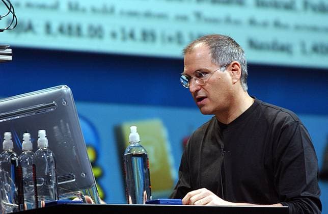 MACWORLD CONVENTION July 17, 2002 - K25602AR MACWORLD CONVENTION 2002.JACOB JAVITZ CENTER 07 17 02.STEVE JOBS. ANDREA RENAULT 2002. Copyright: xAndreaxRenaultx