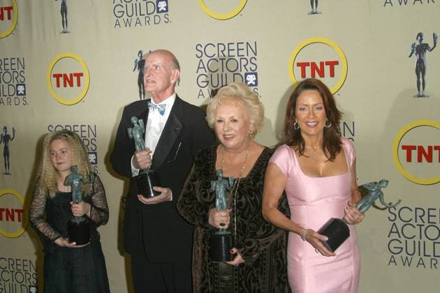 SAG PRESSROOM NP Mar. 9, 2003 - Los Angeles, CA, USA - K29421NP.9TH ANNUAL SCREEN ACTORS GUILD AWARDS-PRESS ROOM.SHRINE AUDITORIUM, LOS ANGELES, CA.03 09 2003. NINA PROMMER 2003.CAST OF EVERYBODY LOVES RAYMOND.MADELYN SWEETEN, PETER BOYLE, DORIS ROBERTS AND PATRICIA HEATON Copyright: xNinaxPrommerx