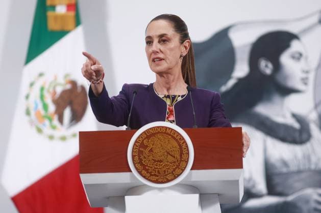 Mexican President Claudia Sheinbaum holds a press conference following a phone call with US President Donald Trump MEXICO CITY, MEXICO - JULY 31: Mexican President Claudia Sheinbaum speaks during a press conference, at the National Palace, in Mexico City, Mexico on July 31, 2025. The press conference was held following a phone call between Claudia Sheinbaum and US President Donald Trump, in which a 90-day pause on new tariffs was agreed. Daniel Cardenas Anadolu Mexico City Mexico. Editorial use only. Please get in touch for any other usage.  Copyright: x2025xAnadoluxDanielxCardenasx