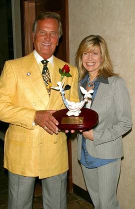 PAT BOONE MR Sept. 17, 2003 - Universal City, CA, USA - K32840MR -.PAT BOONE HONORED WITH THE ADVOCATE FOR CHILDREN AWARD -.THE UNIVERSAL SHEARATON HOTEL, UNIVERSAL Universal City, CA - .09 17 2003 - . MILAN RYBA 2003 - .PAT BOONE AND HIS DAUGHTER DEBBY BOONE FERRER Copyright: xMilanxRybax