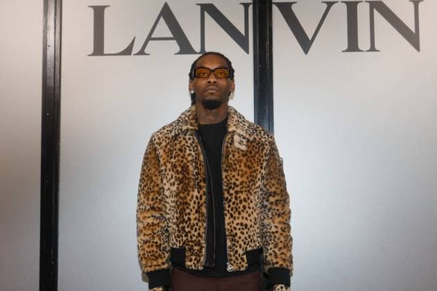 Le rappeur Offset au photocall du défilé de mode Lanvin lors de la la Fashion Week printemps été 2022 à Paris, France, le 3 octobre 2021. Veeren Ramsamy-Christophe Clovis Bestimage Celebs attend the Lanvin fashion show photocall during la Fashion Week spring summer 2022 in Paris, France on October 3, 2021. Paris France *** Offset rapper at the Lanvin fashion show photocall during la Fashion Week spring summer 2022 in Paris, France on October 3, 2021 Veeren Ramsamy Christophe Clovis Bestimage Celebs attend the Lanvin fashion show photocall during la Fashion Week spring summer 2022 in Paris, France on October 3, 2021 Paris France  Copyright: xVeerenx-ChristophexClovisx xBestimagexVeerenx-ChristophexClovisx xBestimagex