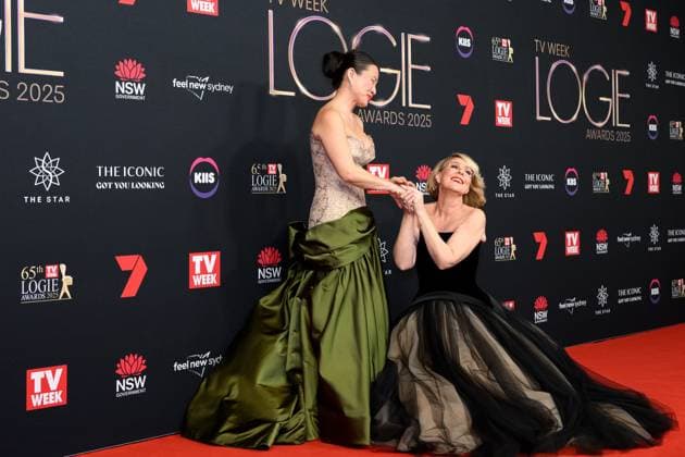 LOGIE AWARDS 2025, Poh Ling Yeow and Julia Morris attend the red carpet during the 2025 Logie Awards at the Star in Sydney, {iptcdow}, {iptcmonthname} {iptcday}, {iptcyear4}. ( NO ARCHIVING Sydney New South Wales Australia  Copyright: xStevexMarkhamx 20250803157971604925
