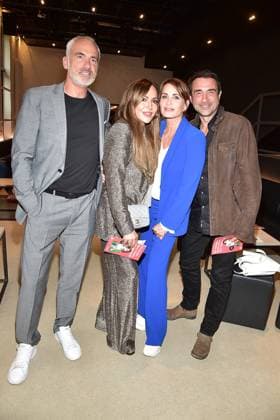 Theater Premiere VANYA KOMÖDIE Simona Thomalla mit Freund Rene M., Anja Kling mit Ehemann Oliver Haas Ankunft zur Theater Premiere VANYA KOMÖDIE am Kurfürstendamm im neuen Haus, im Berliner Ensamble in Berlin, am 03.08.2025