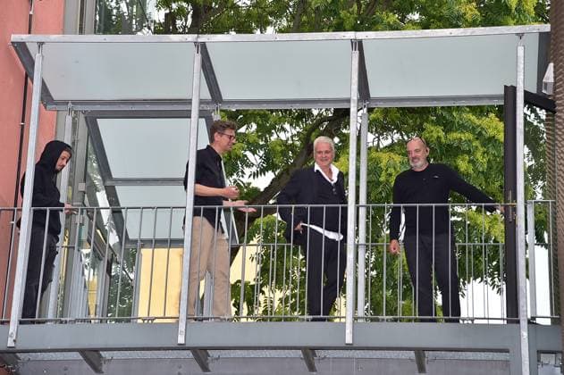 Theater Premiere VANYA KOMÖDIE Martin Wölffer, Intendant auf der Bühnenbrücke Ankunft zur Theater Premiere VANYA KOMÖDIE am Kurfürstendamm im neuen Haus, im Berliner Ensamble in Berlin, am 03.08.2025