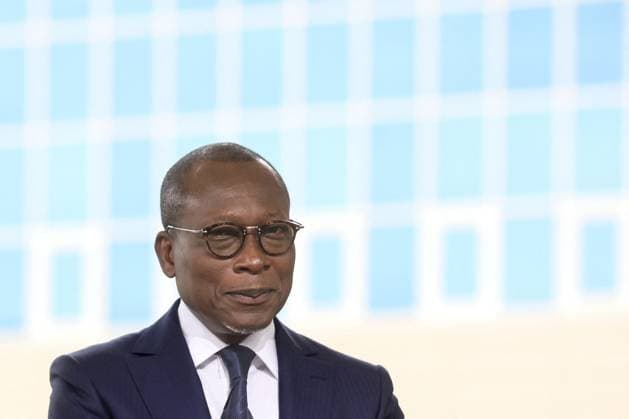 Le président français Emmanuel Macron et le président du Bénin Patrice Talon donnent une conférence de presse au palais présidentiel de Cotonou, Benin, le 27 juillet 2022. Emmanuel Macron effectue une tournée africaine de trois jours au Cameroun, au Bénin et en Guinée-Bissau. Stéphane Lemouton Bestimage French President Emmanuel Macron and his Benin counterpart Patrice Talon give a press conference at the presidential palace in Cotonou (Benin), July 27, 2022. Emmanuel Macron is on a three-day African tour of Cameroon, Benin and Guinea-Bissau. Cotonou Bénin *** French President Emmanuel Macron and Benin President Patrice Talon give a press conference at the presidential palace in Cotonou, Benin, July 27, 2022 Emmanuel Macron is on a three-  Copyright: xStephanexLemoutonx xBestimagexStephanexLemoutonx xBestimagex