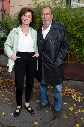 abb Marijam Agischewa und Georg Alexander Schauspielerin mit Mann zu Gast anlaesslich der Deutschen Erstauffuehrung vom Theaterstueck Vanja von der Komoedie am Kurfuerstendamm im Neuen Haus des Berliner Ensemble am 03.August 2025 in Berlin Berlin Deutschland