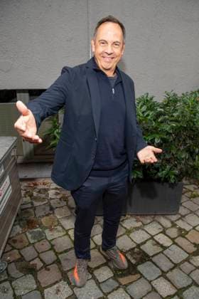 abb Moritz Lindbergh Schauspieler zu Gast anlaesslich der Deutschen Erstauffuehrung vom Theaterstueck Vanja von der Komoedie am Kurfuerstendamm im Neuen Haus des Berliner Ensemble am 03.August 2025 in Berlin Berlin Deutschland