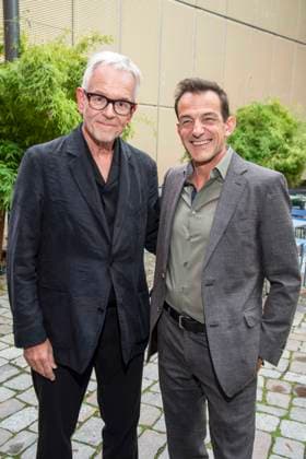abb Oliver Reese Intendant Berliner Emsemble und Hans Werner Meyer Schauspieler zu Gast anlaesslich der Deutschen Erstauffuehrung vom Theaterstueck Vanja von der Komoedie am Kurfuerstendamm im Neuen Haus des Berliner Ensemble am 03.August 2025 in Berlin Berlin Deutschland