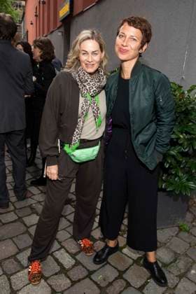 abb Gesine Cukrowski und Agnes Mann Schauspielerin zu Gast anlaesslich der Deutschen Erstauffuehrung vom Theaterstueck Vanja von der Komoedie am Kurfuerstendamm im Neuen Haus des Berliner Ensemble am 03.August 2025 in Berlin Berlin Deutschland