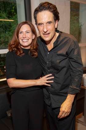 abb Oliver Mommsen und Katja Runge Schauspieler Freundin bei der Deutschen Erstauffuehrung vom Theaterstueck Vanja von der Komoedie am Kurfuerstendamm im Neuen Haus des Berliner Ensemble am 03.August 2025 in Berlin Berlin Deutschland