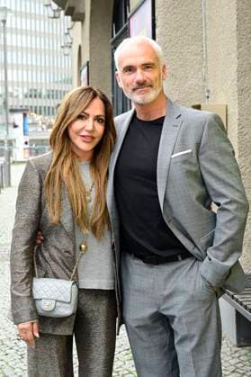 Simone Thomalla mit Partner Rene Marchand bei der Premiere des Theaterstücks Vanya in der Komödie am Kurfürstendamm im Neuen Haus des Berliner Ensemble. Berlin, 03.08.2025