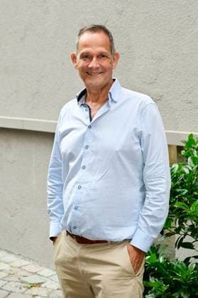 Klaus-Peter Grap bei der Premiere des Theaterstücks Vanya in der Komödie am Kurfürstendamm im Neuen Haus des Berliner Ensemble. Berlin, 03.08.2025