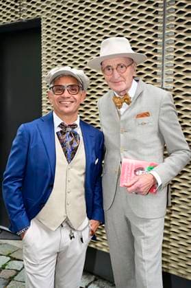 Carlos Eduardo Davila Federico und Günther Krabbenhöft bei der Premiere des Theaterstücks Vanya in der Komödie am Kurfürstendamm im Neuen Haus des Berliner Ensemble. Berlin, 03.08.2025