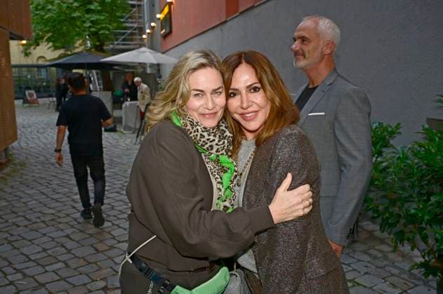 Gesine Cukrowski und Simone Thomalla bei der Premiere des Theaterstücks Vanya in der Komödie am Kurfürstendamm im Neuen Haus des Berliner Ensemble. Berlin, 03.08.2025