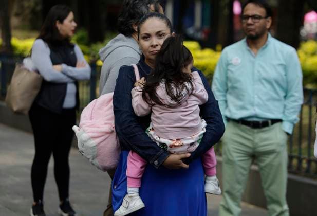 Women In Mexico City Hold A Massive Breastfeeding Party In Honor Of World Breastfeeding Week A woman holds her baby before the Massive Breastfeeding at the Kiosco Morisco in Mexico City, Mexico, on August 3, 2025, in observance of World Breastfeeding Week. Mexico City Mexico City Mexico  Copyright: xGerardoxVieyrax originalFilename: vieyra-notitle250803_npRnE.jpg