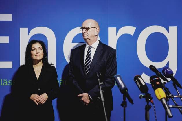 News Themen der Woche KW32 (L-R) Katherina Reiche (CDU), Bundesministerin fuer Wirtschaft und Energie, und Dietmar Woidke, Ministerpraesident von Brandenburg, aufgenommen im Rahmen eines Besuches des Kohlekraftwerkes Schwarze Pumpe der LEAG in Spremberg, 04.08.2025. Spremberg Deutschland *** L R Katherina Reiche CDU , Federal Minister for Economic Affairs and Energy, and Dietmar Woidke, State Premier of Brandenburg, during a visit to the Schwarze Pumpe coal-fired power plant operated by LEAG in Spremberg, 04 08 2025 Spremberg Germany Copyright: xFlorianxGaertnerx