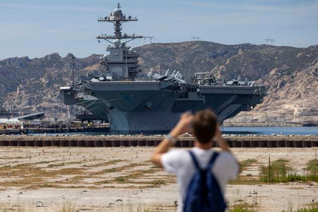 News Themen der Woche KW32 Visit to the American aircraft carrier USS Gerald R Ford PHOTOPQR LA PROVENCE SPEICH Frederic 04 08 2025 Visit to the American aircraft carrier USS Gerald R FORD CVN 78 during a stopover in the Grand Port Maritime de Marseille GPMM before her departure on a mission in the Mediterranean This US Navy aircraft carrier is currently the largest ship of its type in the world Visit to the American aircraft carrier USS Gerald R Ford in Marseille August 4, 2025 Local Caption France  Copyright: xPHOTOPQR LAxPROVENCE MAXPPPxSPEICHxFredericx 20250804PVL2102 20250804PVL2102