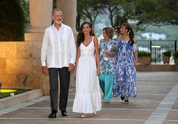 Entertainment Themen der Woche KW32 King Felipe and Queen Letizia offer the traditional reception for authorities at the Marivent Palace King Felipe and Queen Letizia, Princess Leonor, Infanta Sofia and Queen Sofia during the reception for authorities and a representation of the Balearic society at the Marivent Palace, on August 4, 2025, in Palma de Mallorca Balearic Islands, Spain RECEPTION ROYAL HOUSE PEOPLE Raú Palma de Mallorca Palma de Mallorca Palma de Mallorca Spain  Copyright: xRaulxTerrelx 6891593