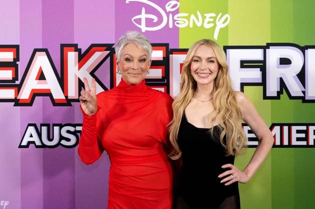 Entertainment Themen der Woche KW32 FREAKIER FRIDAY AUSTRALIAN PREMIERE, Jamie Lee Curtis and Lindsay Lohan pose for a photo during the Australian premiere of Disney™s Freakier Friday at Westfield Bondi Junction in Sydney, Tuesday, August 5, 2025. ( NO ARCHIVING SYDNEY NEW SOUTH WALES AUSTRALIA  Copyright: xSTEVENxMARKHAMx 20250805196360319276