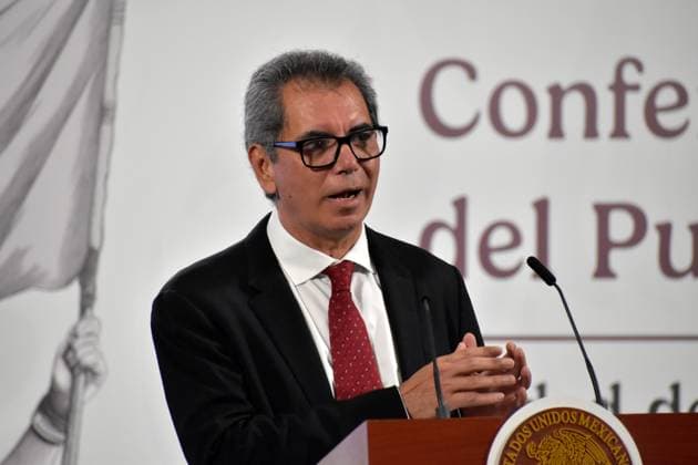 Mexico™s President Claudia Sheinbaum Holds Briefing Secretary of Finance and Public Credit Edgar Amador Zamora, speaks about the strategy to strengthen the finances of Petroleos Mexicanos (Pemex) during a press conference at the National Palace. on August 5, 2025 in Mexico City, Mexico. Mexico City CDMX Mexico Copyright: xLuisxBarronx