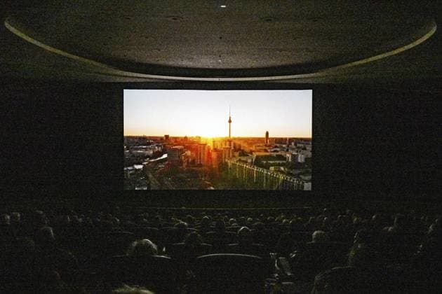 News Themen der Woche KW32 Zehnjähriges Hauptrolle Berlin ** NUR FÜR REDAKTIONELLE ZWECKE ** EDITORIAL USE ONLY **<p>Zehnjähriges Hauptrolle Berlin , Unsere Filmreihe Hauptrolle Berlin im Zoo Palast feiert heute Zehnjähriges. Mit dem Film A Foreign Affair : Zu Gast: Berlinale-Chefin Tricia Tuttle fotografi,ert am 05.August 2025 in Berlin. Berlin Berlin Berlin Copyright: MaurizioxGambarini *** Tenth anniversary of Hauptrolle Berlin FOR EDITORIAL PURPOSES ONLY EDITORIAL USE ONLY p Tenth anniversary of Hauptrolle Berlin , Our film series Hauptrolle Berlin at the Zoo Palast celebrates its tenth anniversary today with the film A Foreign Affair Guest Berlinale director Tricia Tuttle photographed on August 05, 2025 in Berlin Berlin Berlin Berlin Copyright Maurizio Copyright: MaurizioxGambarini doc81tlvueibavdwasb1m ,EDITORIAL USE ONLY