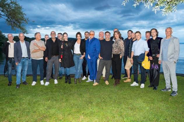 Team und Cast bei der Premiere von zwei neuen Folgen der ARD-Vorabendserie Hubert ohne Staller auf dem Open Air Starnberg 2025 im Open Air Kino im Seebad. Starnberg, 05.08.2025