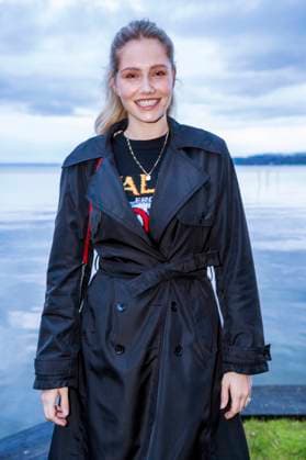 Mitsou Jung bei der Premiere von zwei neuen Folgen der ARD-Vorabendserie Hubert ohne Staller auf dem Open Air Starnberg 2025 im Open Air Kino im Seebad. Starnberg, 05.08.2025