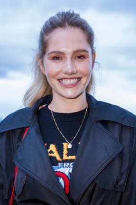 Mitsou Jung bei der Premiere von zwei neuen Folgen der ARD-Vorabendserie Hubert ohne Staller auf dem Open Air Starnberg 2025 im Open Air Kino im Seebad. Starnberg, 05.08.2025