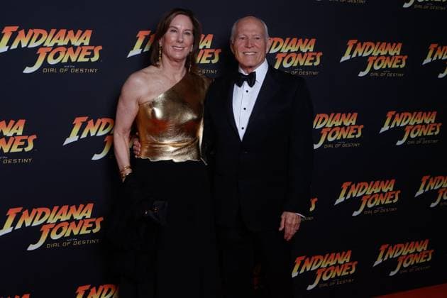 Kathleen (Kathy) Kennedy et son mari Frank Marshall - Photocall de la soirée Indiana Jones et le cadran de la destinée au Carlton Beach à Cannes, lors du 76ème Festival International du Film de Cannes. Le 18 mai 2023 Christophe Clovis Bestimage Photocall of the Indiana Jones and the dial of destiny party at the Carlton Beach in Cannes, during the 76th Cannes International Film Festival. On may 18th 2023 Cannes France *** Kathleen Kathy Kennedy et son mari Frank Marshall Photocall of the Indiana Jones and the dial of destiny party at the Carlton Beach in Cannes, during the 76th Cannes International Film Festival On may 18th 2023 Christophe Clovis Bestimage Photocall of the Indiana Jones and the dial of destiny party at the Carlton Be  Copyright: xChristophexClovisx xBestimagexChristophexClovisx xBestimagex