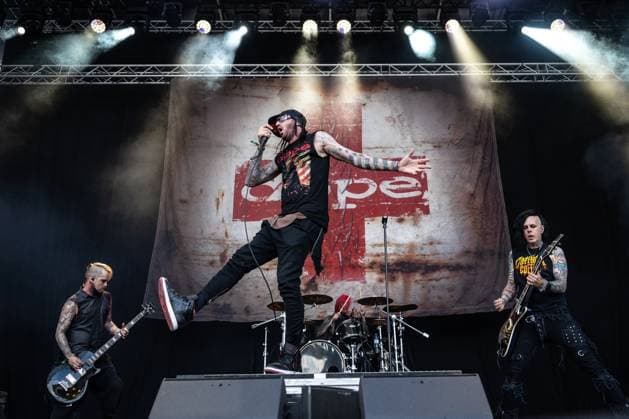 American industrial metal band Dope perform during the 28th Brutal Assault extreme music festival in Josefov fortress near Jaromer, Nachod district, Hradec Kralove Region, Czech Republic, August 6, 2025. (CTKxPhoto DavidxTanecek) CTKPhotoP2025080605374  CTKPhotoP2025080605374