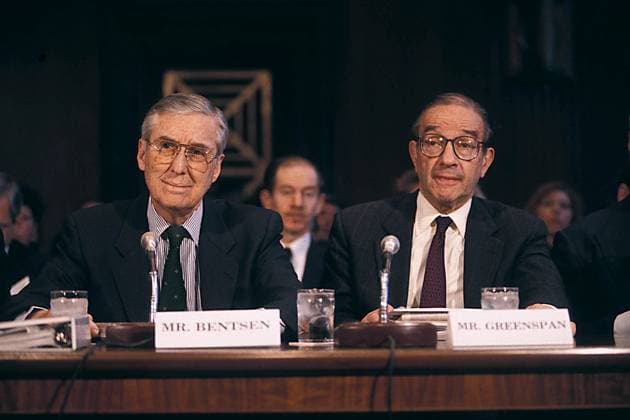 ALAN GREENSPAN VBM Nov. 2, 2005 - JAMES COLBURN- - 1993.16584.03-17-1993.ALAN GREENSPAN.LLYOD BENTSEN Copyright: xJamesxColburnx