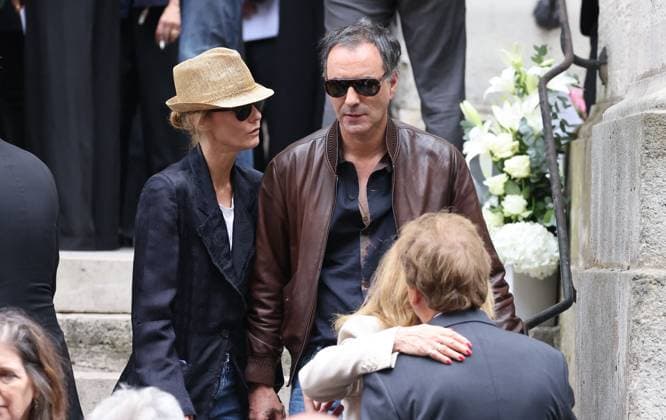 Vanessa Paradis et son mari Samuel Benchetrit - Sorties des célébrités aux obsèques de Jane Birkin en l église Saint-Roch à Paris. Le 24 juillet 2023 Jacovides-KD Niko Bestimage Funerals of the french singer Jane Birkin at Saint-Roch s church in Paris. On July 24th 2023 Paris France *** Vanessa Paradis and her husband Samuel Benchetrit Celebrity outings at the funeral of Jane Birkin at Saint Rochs church in Paris On July 24th 2023 Jacovides KD Niko Bestimage Funerals of the french singer Jane Birkin at Saint Rochs church in Paris On July 24th 2023 Paris France  Copyright: xJacovides-KDxNikox xBestimagexJacovides-KDxNikox xBestimagex