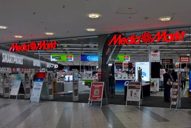 Die MediaMarktSaturn Retail Group - handelsrechtlich Media-Saturn-Holding GmbH, ist Betreiber einer deutschen Elektronik-Fachmarktkette, die zugleich die groesste Europas ist. Das Unternehmen fasst die ehemals eigenstaendigen Elektrohandelsketten Media Markt - Eigenschreibweise MediaMarkt und Saturn - früher Saturn-Hansa zusammen. Foto: Media Markt *** The MediaMarktSaturn Retail Group, under commercial law Media Saturn Holding GmbH, is the operator of a German electronics retail chain, which is also the largest in Europe The company combines the formerly independent electronics retail chains Media Markt (MediaMarkt) and Saturn, formerly Saturn Hansa Photo Media Markt