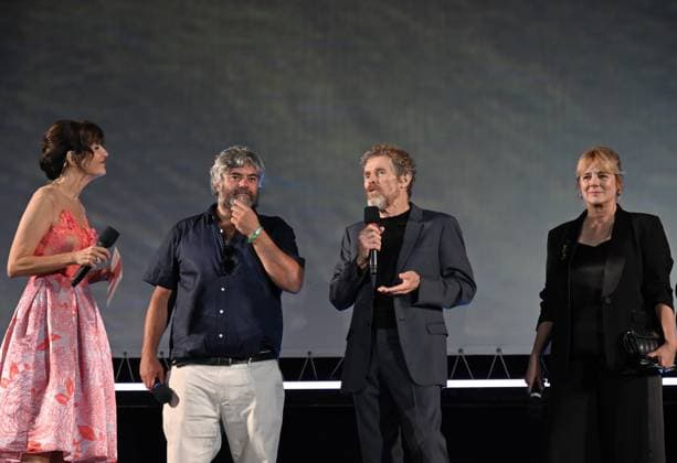 Locarno, Switzerland: Locarno,Swiss Locarno Film Festival 2025 Photocall red carpet In the photo:cast film The Birthday Party on stage in PiazaGrande Locarno Switzerland  - ZUMAp169 20250807_zea_p169_246 Copyright: xNickxZonnax