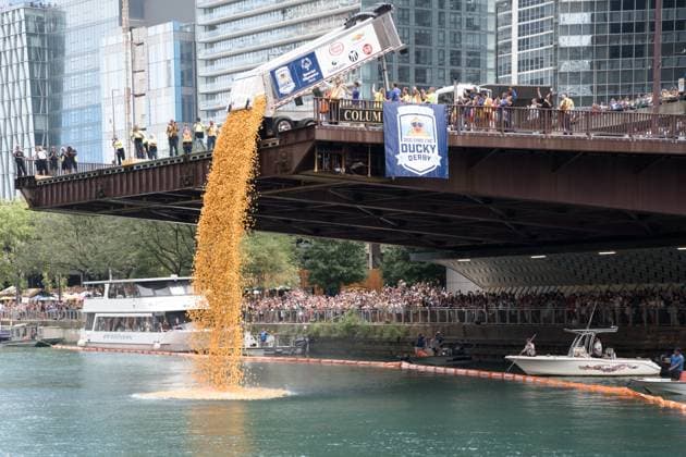 News Themen der Woche KW32 Crowds Flock to Chicago Ducky Derby CHICAGO, ILLINOIS, USA - AUGUST 7: Thousands of rubber ducks race down the Chicago River during the 20th annual Chicago Ducky Derby, raising funds for Special Olympics Illinois in Chicago, Illinois, on August 7, 2025. Jacek Boczarski Anadolu Illinois United States. Editorial use only. Please get in touch for any other usage.  Copyright: x2025xAnadoluxJacekxBoczarskix
