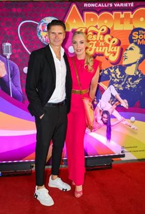 Roncalli s Apollo Variete - Fresh n Funk Premierenvorstellung - Ex-Nationalspieler und Fussball-Trainer Thomas Brdaric mit seiner Frau Antje Brdaric waren begeistert von der Show ! Düsseldorf Apollo NRW Deutschland