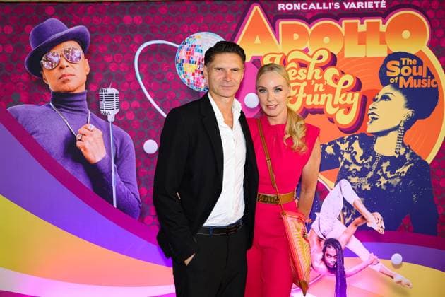 Roncalli s Apollo Variete - Fresh n Funk Premierenvorstellung - Ex-Nationalspieler und Fussball-Trainer Thomas Brdaric mit seiner Frau Antje Brdaric waren begeistert von der Show ! Düsseldorf Apollo NRW Deutschland