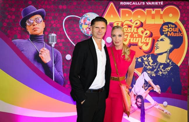 Roncalli s Apollo Variete - Fresh n Funk Premierenvorstellung - Ex-Nationalspieler und Fussball-Trainer Thomas Brdaric mit seiner Frau Antje Brdaric waren begeistert von der Show ! Düsseldorf Apollo NRW Deutschland