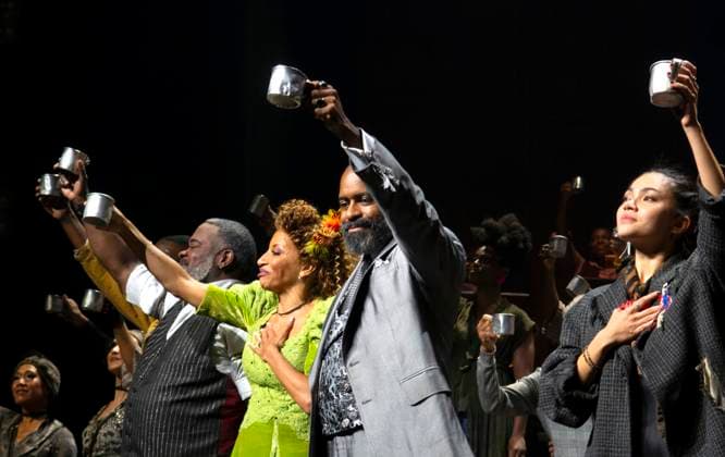 Entertainment Themen der Woche KW32 August 8, 2025, New York, Ny, United States: Phillip Boykin, Lana Gordon, Daniel Breaker and Myra Molloy onstage during curtain call for Hadestown 2,000 Performance. Held at Walter Kerr Theatre in New York. Zuma Press August 7, 2025. New York United States - ZUMAp281 20250808_zea_p281_010 Copyright: xPhotoxImagexPressx