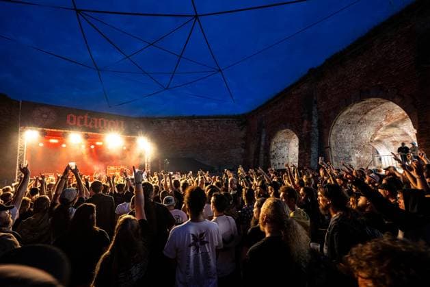 British gothic metal band Paradise Lost fans at the 28th Brutal Assault extreme music festival in Josefov fortress near Jaromer, Nachod district, Hradec Kralove Region, Czech Republic, August 8, 2025. (CTKxPhoto DavidxTanecek) CTKPhotoP2025080806699  CTKPhotoP2025080806699