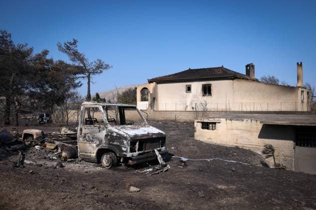 News Themen der Woche KW32 Fire damage in Greece following blaze ATHENS, GREECE - AUGUST 9: A burnt house is seen after a wildfire in Keratea near Athens, Greece, on August 9, 2025. Costas Baltas Anadolu Athens Greece. Editorial use only. Please get in touch for any other usage.  Copyright: x2025xAnadoluxCostasxBaltasx