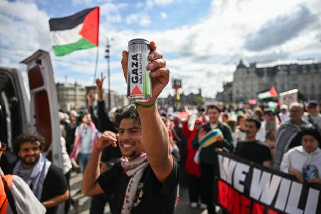 News Themen der Woche KW32 Pro-Palestinian protest held in Amsterdam AMSTERDAM, NETHERLANDS - AUGUST 9: Hundreds of pro-Palestinian supporters gather at Beursplein to protest Israel’s attacks on Gaza and its plans to expand the attacks, on August 9, 2025, in Amsterdam, Netherlands. Mouneb Taim Anadolu Amsterdam Netherlands. Editorial use only. Please get in touch for any other usage.  Copyright: x2025xAnadoluxMounebxTaimx