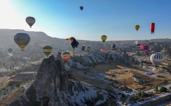 News Themen der Woche KW32 Hot air balloons in various shapes soar over Cappadocia NEVSEHIR, TURKIYE - AUGUST 10: Hot air balloons flew over the fairy chimneys at the Cappadocia Balloon Festival in Goreme, Nevsehir, Turkiye on August 10, 2025. The festival, held as part of the Turkiye Culture Route Festival organized by the Ministry of Culture and Tourism, featured specially designed balloons from various countries. Behcet Alkan Anadolu Nevsehir Turkey. Editorial use only. Please get in touch for any other usage.  Copyright: x2025xAnadoluxBehcetxAlkanx