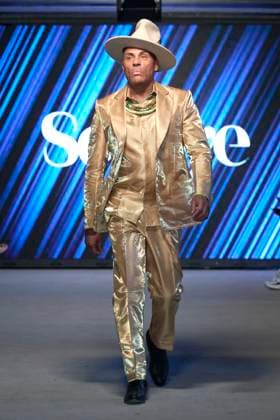 Africa Fashion Week London 2025 A model walks the catwalk in the Soboye show during Africa Fashion Week, London, UK, 09 August 2025. Africa Fashion Week London is celebrating its 15th anniversary as the world™s largest and longest-running showcase of African and African-inspired fashion. AFWL 2025 emphasizes ˜Heritage in Motion™ melding tradition with innovation., Credit:Olu Ogunshakin Avalon United Kingdom, London, London, 1 Kemble Street, WC2B 4AN  Copyright: xOluxOgunshakinx xAvalonx 1028619745